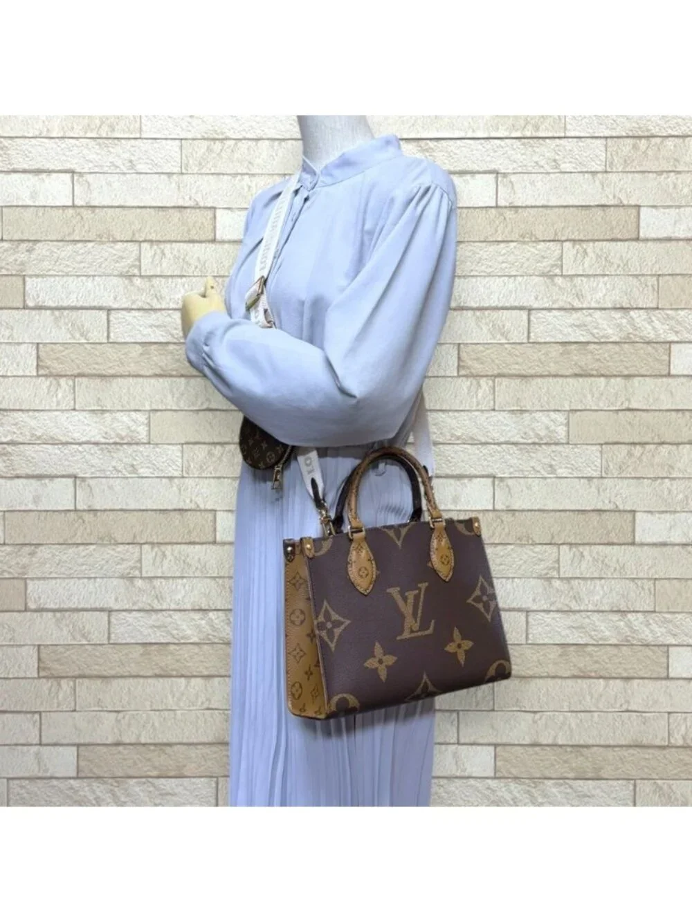 Louis Vuitton On The Go PM Monogram Giant Shoulder Bag Canvas Brown